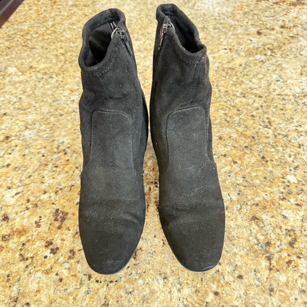 UNISA Black Faux Suede Ankle Boots Size 9 Zipper Fabric - Picture 3 of 11